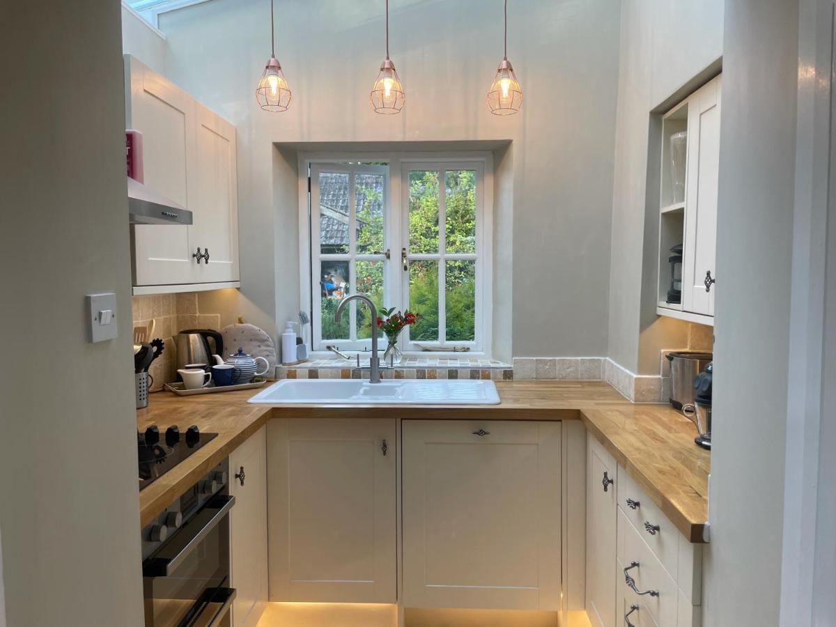 Gorgeous Country Cottage On Outskirts Of Bath With Wood Fired Hot Tub Midford ภายนอก รูปภาพ