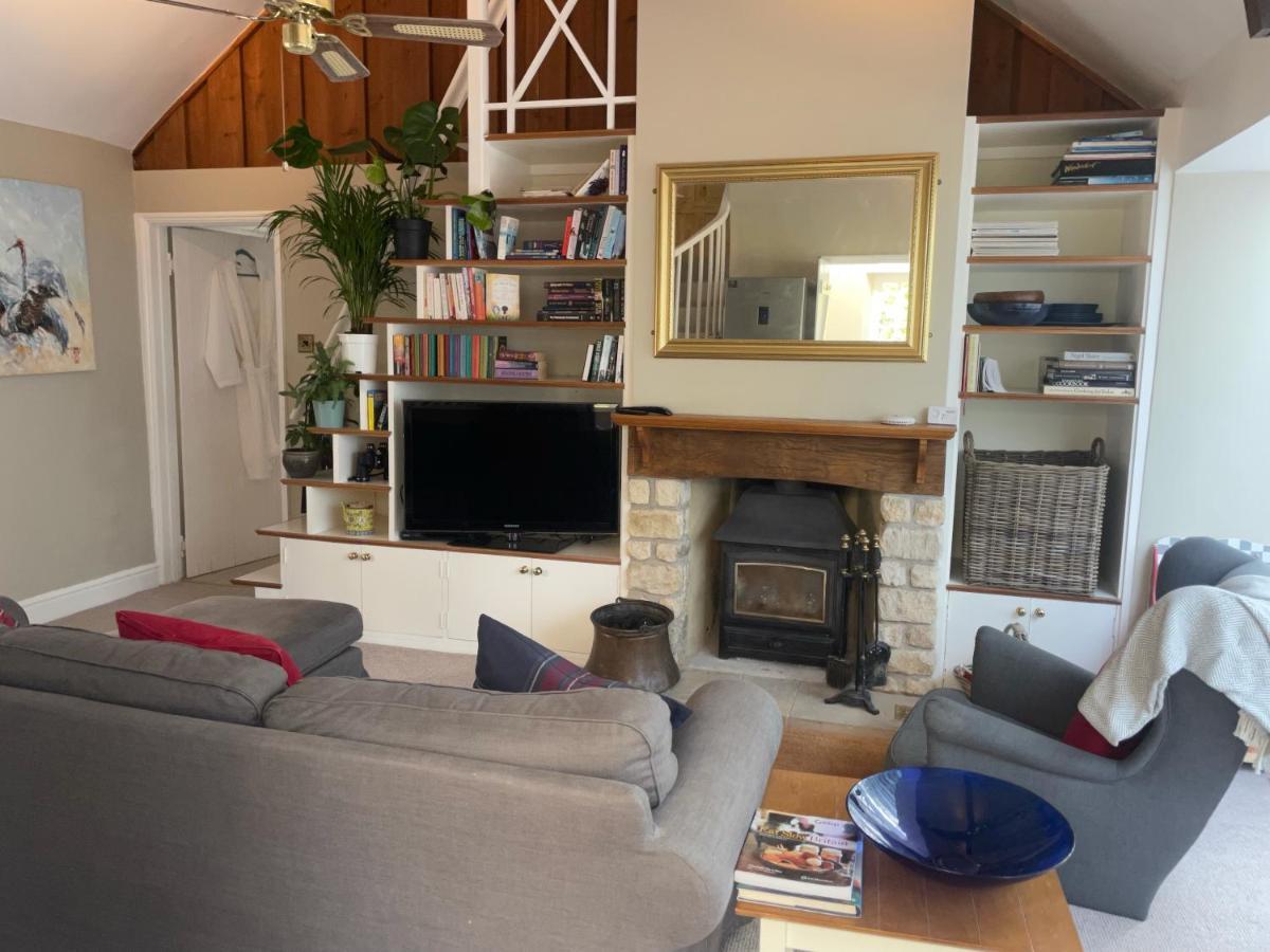 Gorgeous Country Cottage On Outskirts Of Bath With Wood Fired Hot Tub Midford ภายนอก รูปภาพ