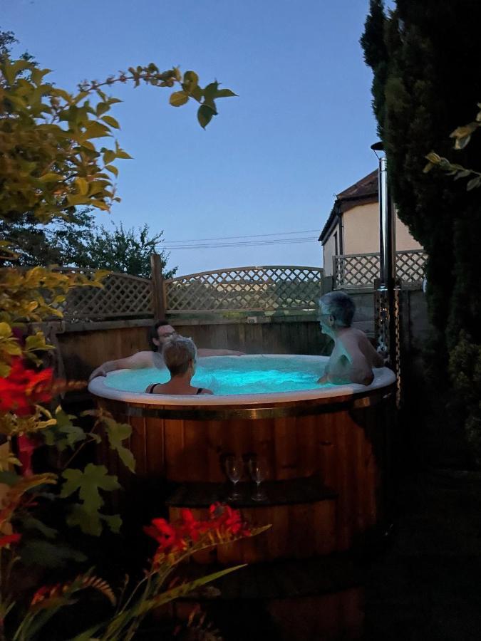 Gorgeous Country Cottage On Outskirts Of Bath With Wood Fired Hot Tub Midford ภายนอก รูปภาพ